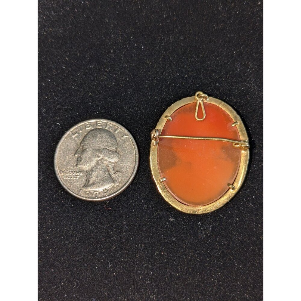 Antique Composite Cameo American made gold tone pin or pendant - Picture 5 of 7